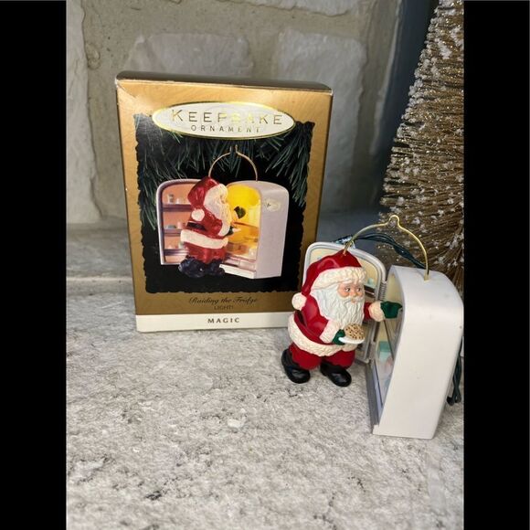 Hallmark Keepsake Ornament Raiding the Fridge magic series 1993 - Picture 1 of 4